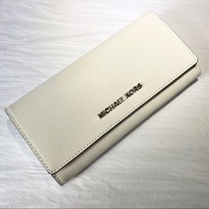 Michael Kors Optic White Carryall Wallet Jet Set